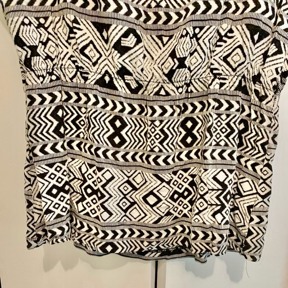 Forever 21 black white short-sleeve tunic style shirt belt loop… - Picture 9 of 9